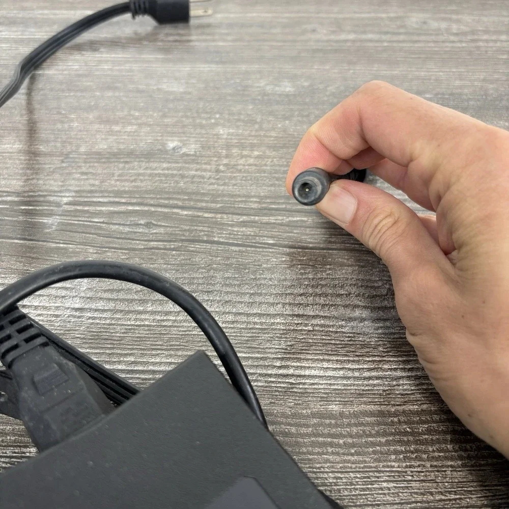 DELL DA130PE1-00 19.5V 6.7A Genuine Original AC Power Adapter Charger OEM